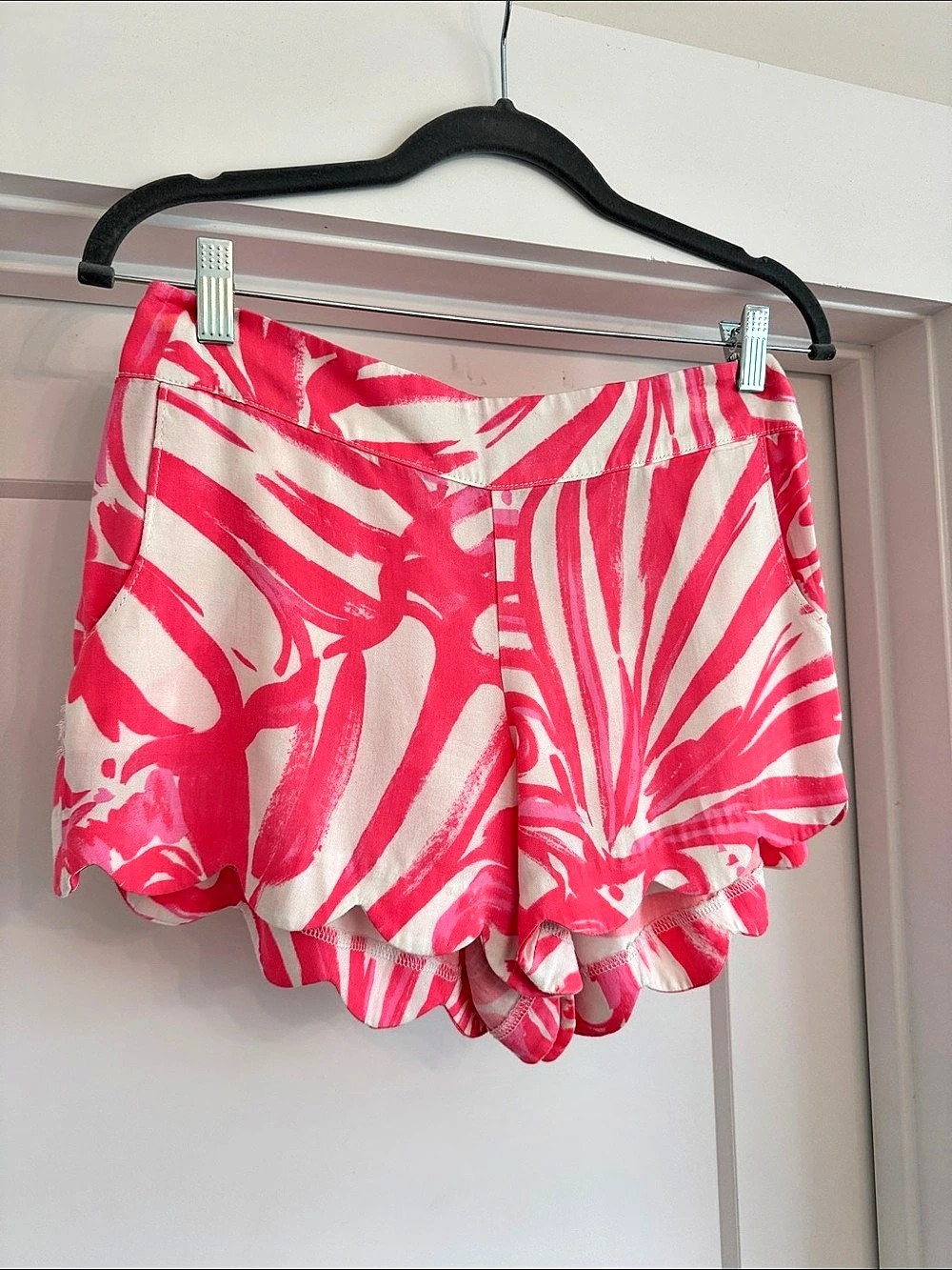 Lilly Pulitzer The Buttercup Short Women's scalloped  Shorts in Pink & White Siz